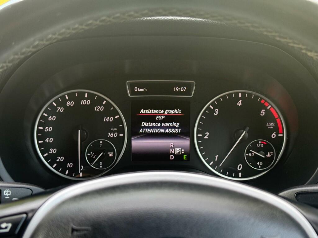 Mercedes-Benz B Class Blueefficiency Se Red #59