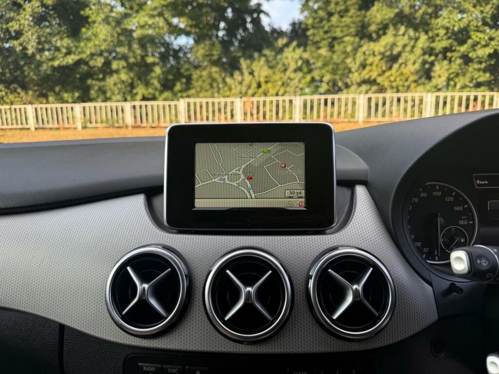 Mercedes-Benz B Class Blueefficiency Se Red #45