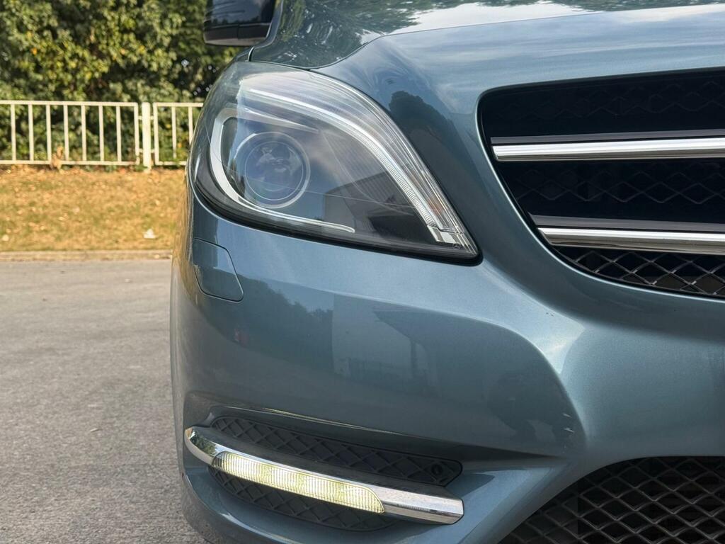 Mercedes-Benz B Class Blueefficiency Se Red #13