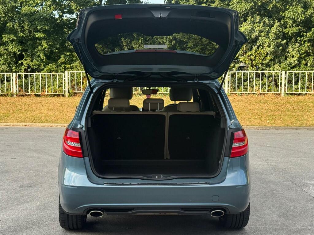 Mercedes-Benz B Class Blueefficiency Se Red #37