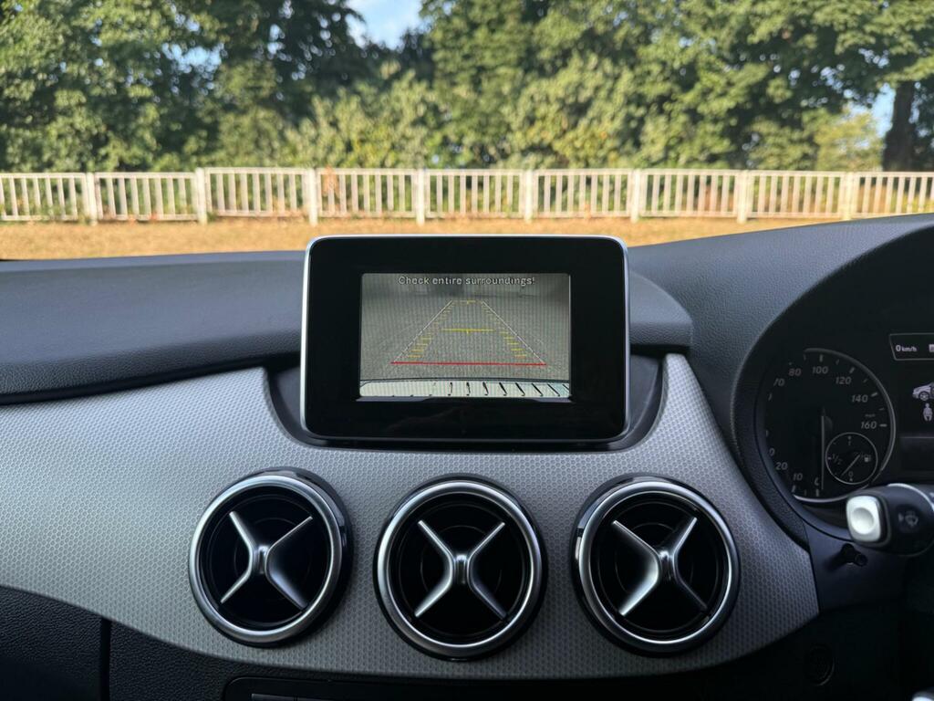 Mercedes-Benz B Class Blueefficiency Se Red #47