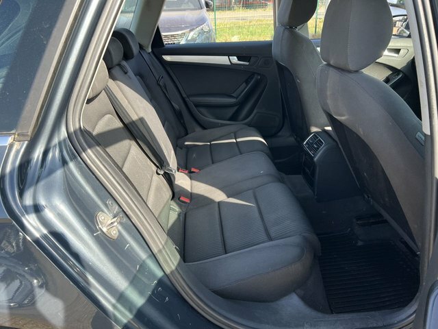 Audi A4 Avant 2L S Line Silver #12