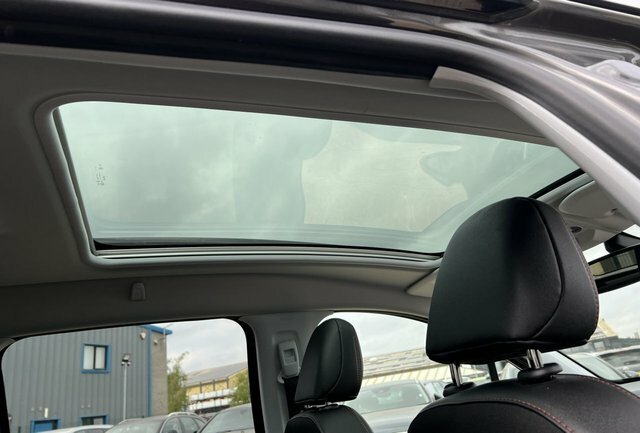 Peugeot 2008 Hatchback Grey #2