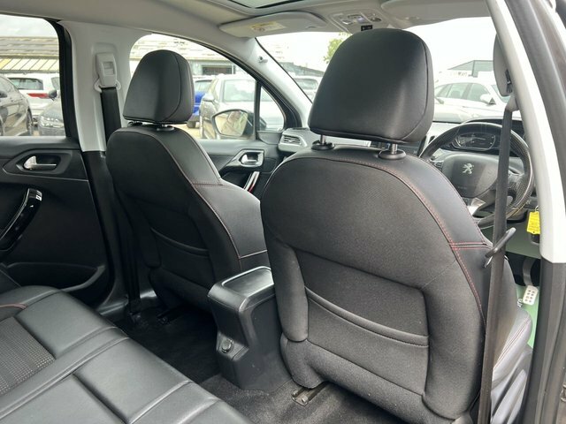 Peugeot 2008 Hatchback Grey #19