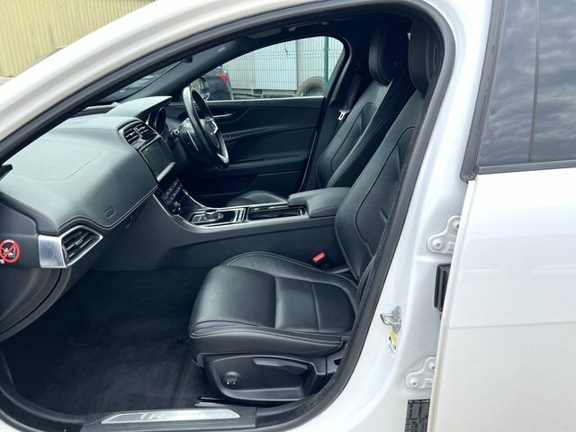 Jaguar XE R-sport Blue #22