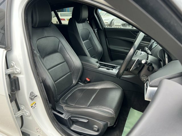 Jaguar XE R-sport Blue #16