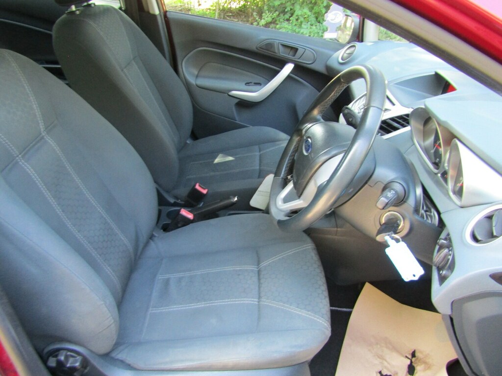 Ford Fiesta 1.25 Zetec 82 YG60GVR Red #4