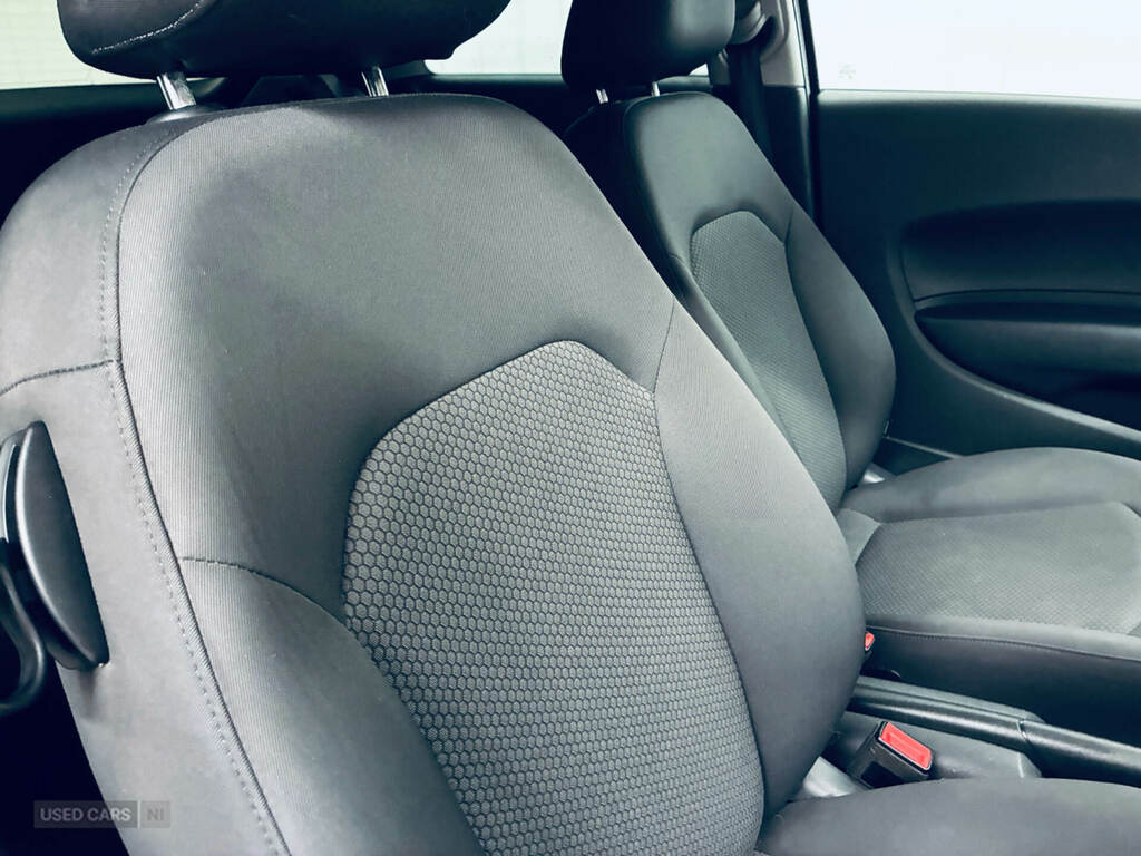 Audi A1 1.6 Tdi Se EF16PNV Black #2
