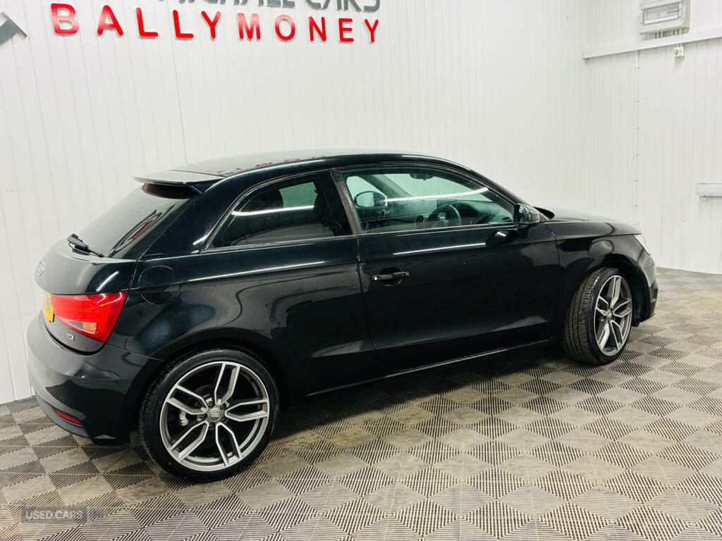 Audi A1 1.6 Tdi Se EF16PNV Black #4