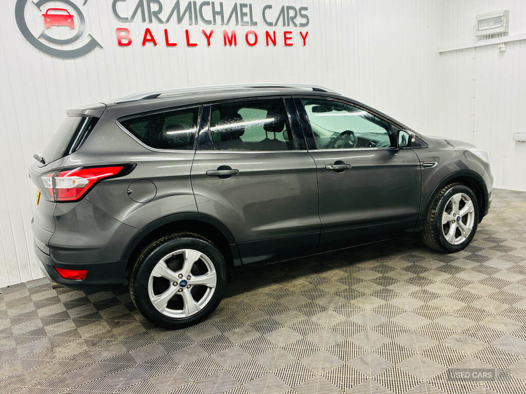 Ford Kuga 1.5 Tdci Titanium X 2Wd Grey #4