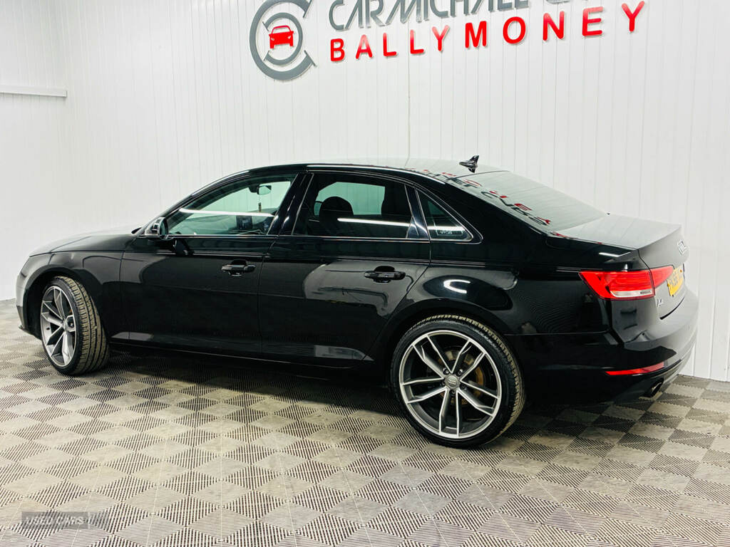 Audi A4 1.4T Fsi Sport Black #5