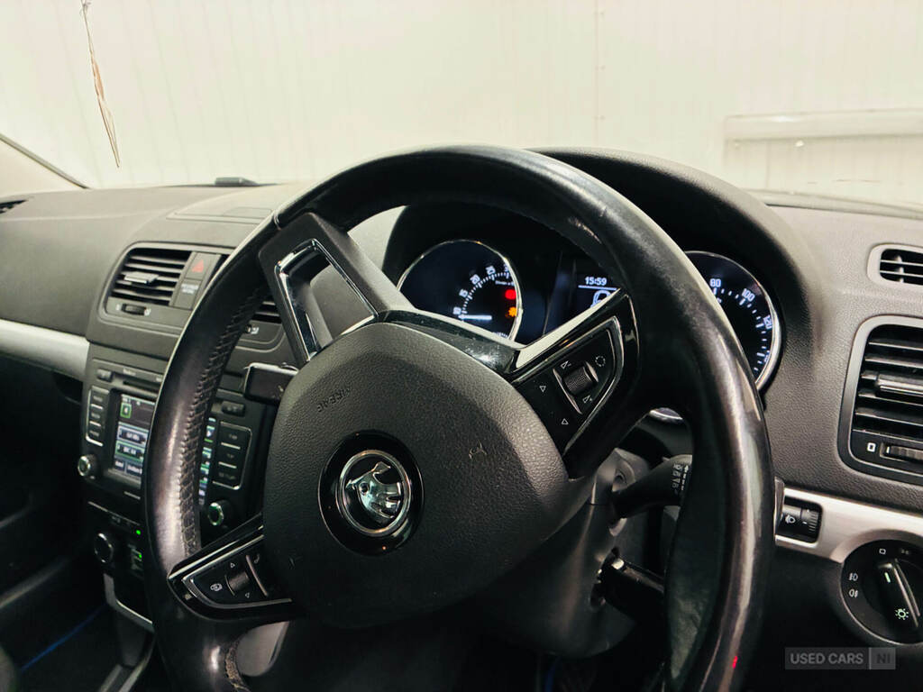 Skoda Yeti 2.0 Tdi Cr Se Black #3