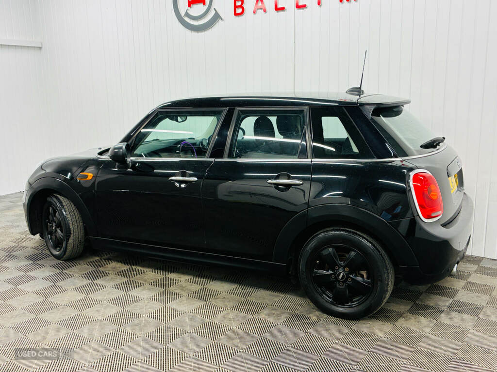 Mini Hatch 1.5 Cooper D DL67WJM Black #4