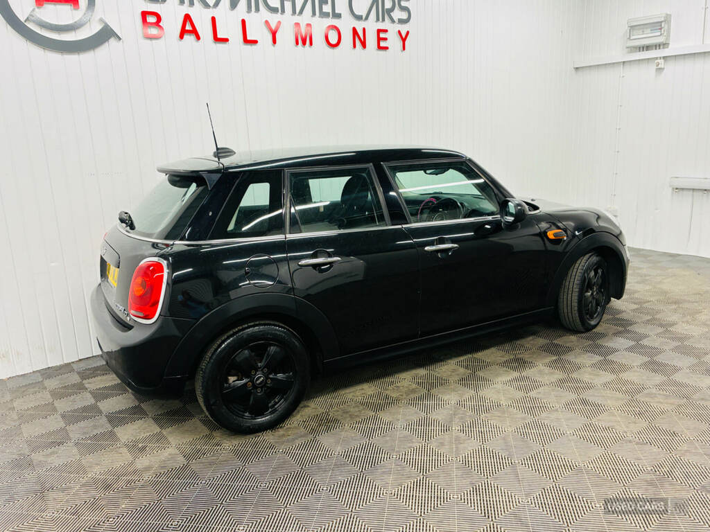 Mini Hatch 1.5 Cooper D DL67WJM Black #3