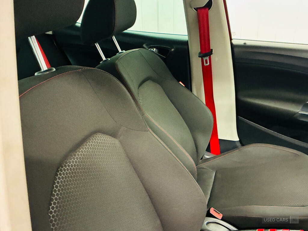 Seat Ibiza 1.4 Tsi Act Fr Edition Red #2