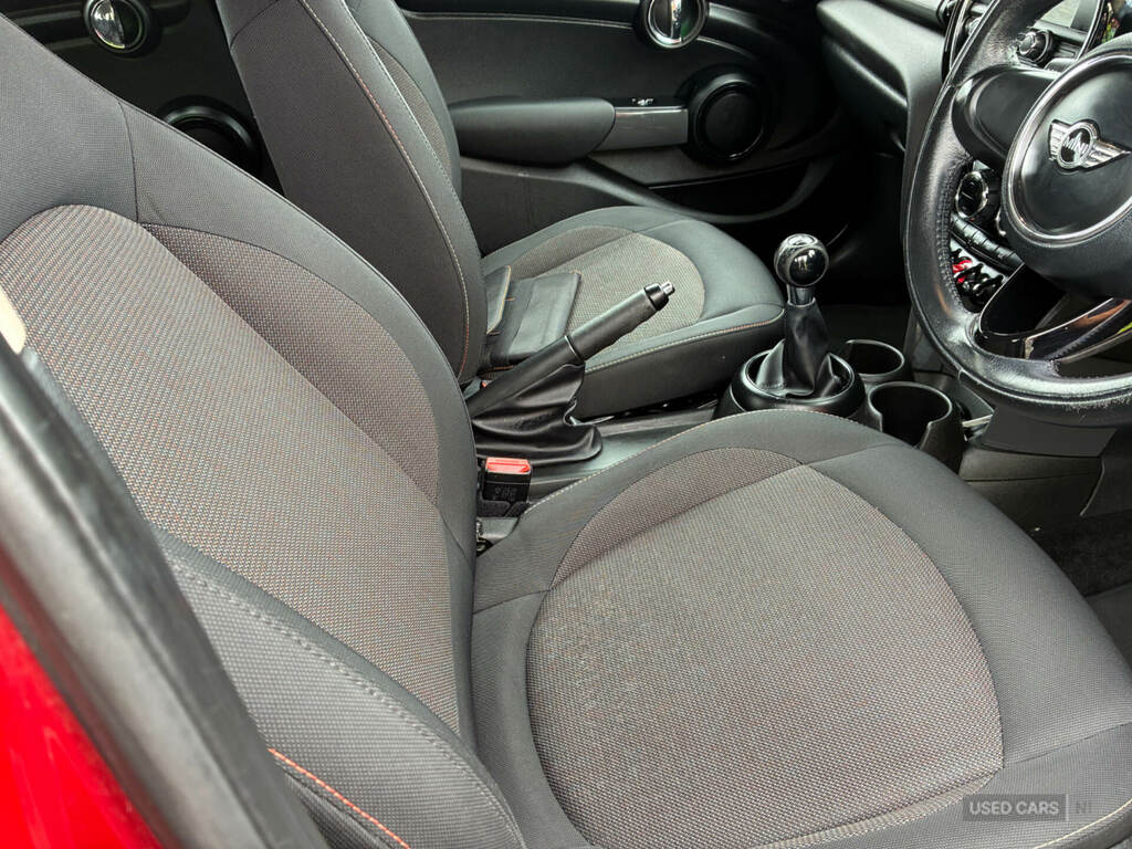 Mini Hatch 1.5 One D Red #2