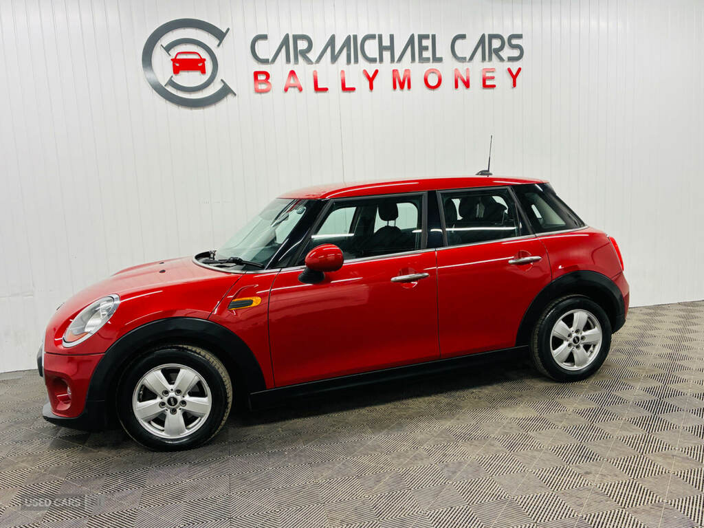 Mini Hatch 1.5 One D Red