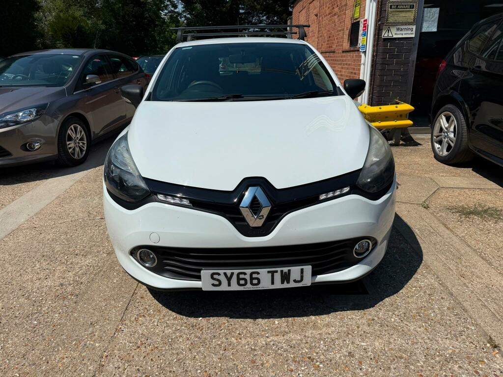 Renault Clio 1.2 16V Play Euro 6 White #2