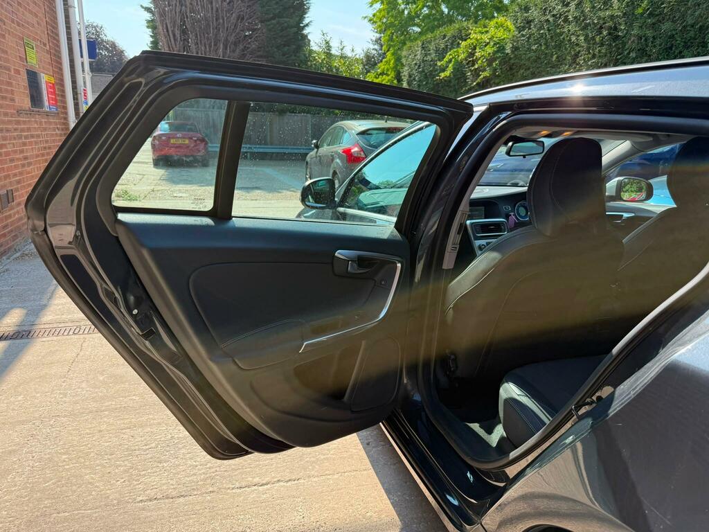 Volvo V60 Estate D3 R-design Heated Seats 30 Tax F Red #30