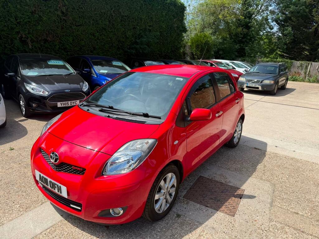 Toyota Yaris T Spirit Red #3