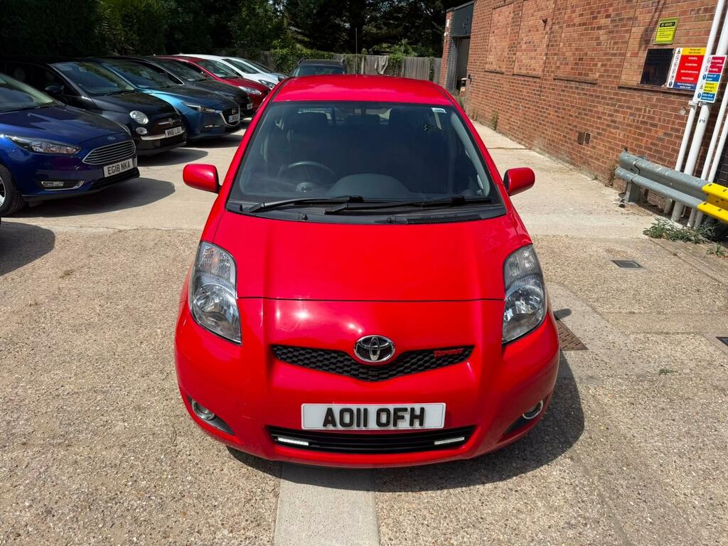 Toyota Yaris T Spirit Red #2