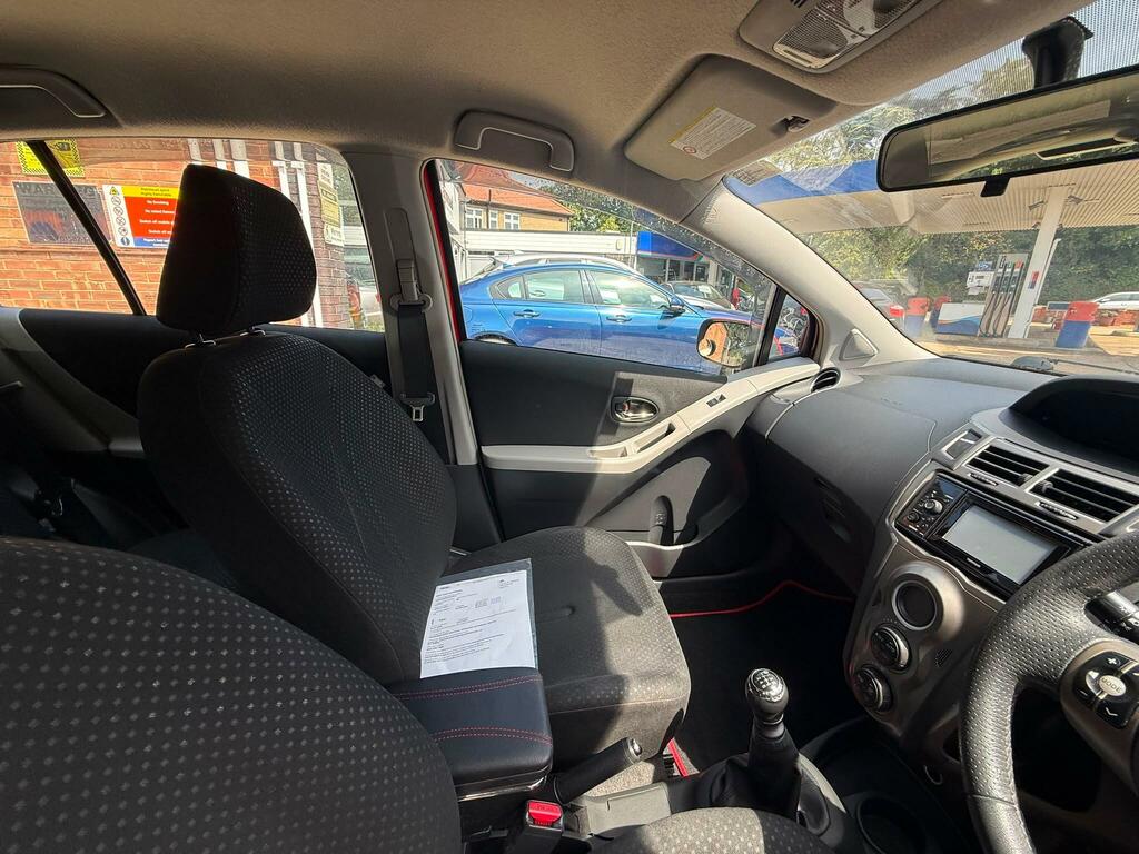 Toyota Yaris Hatchback Black #25