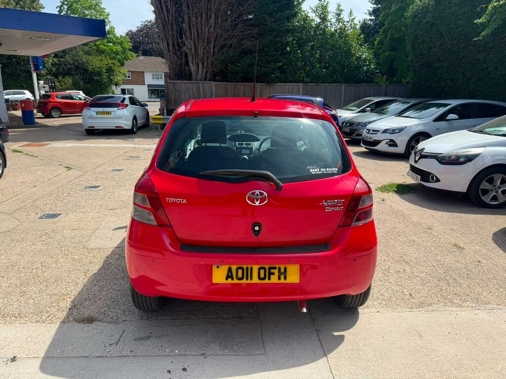 Toyota Yaris Hatchback Black #15