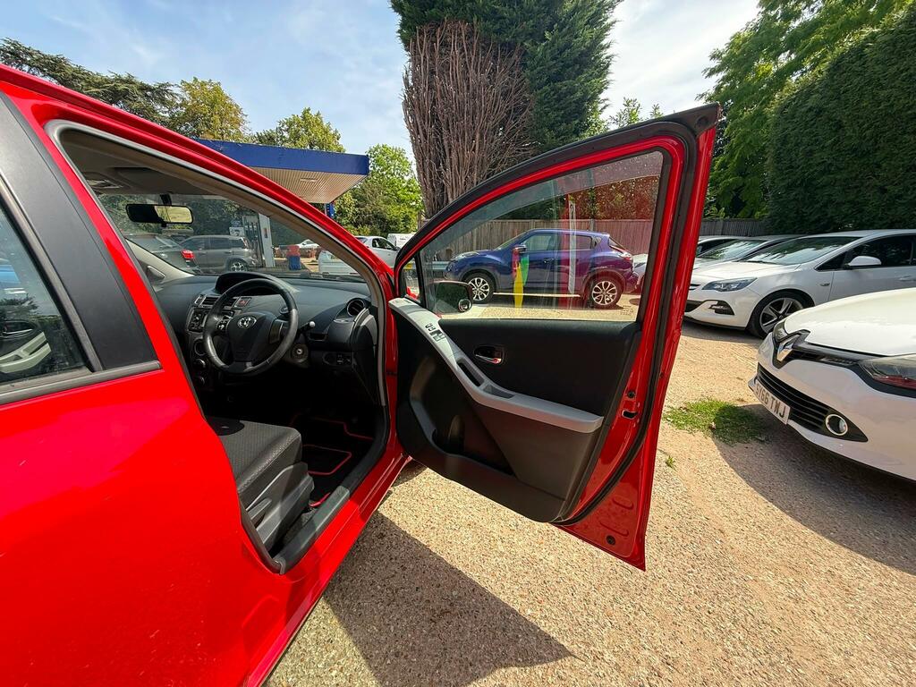 Toyota Yaris Hatchback Black #33