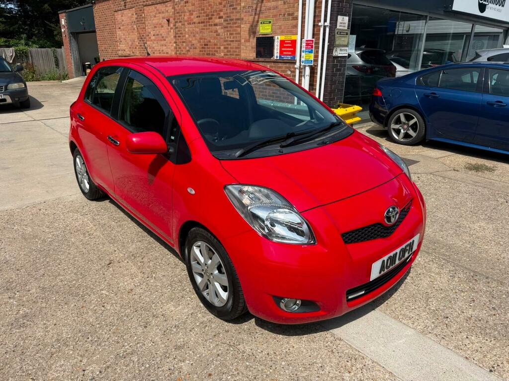 Toyota Yaris T Spirit Red