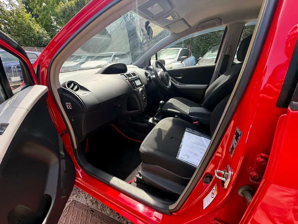Toyota Yaris Hatchback Black #42