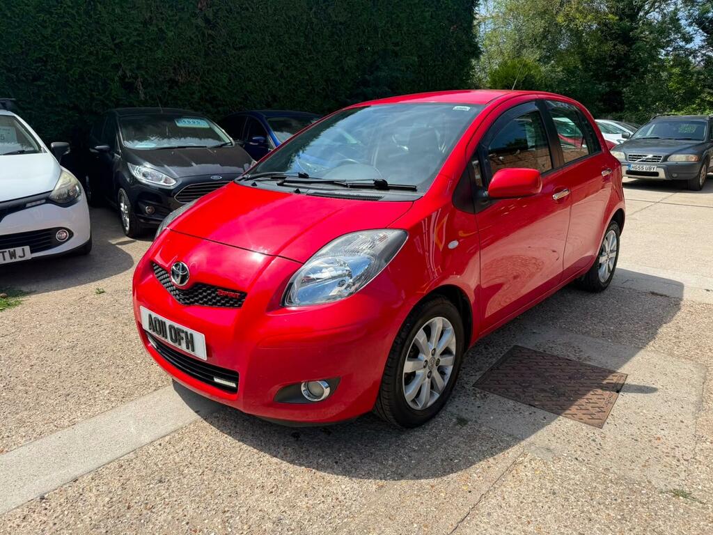 Toyota Yaris Hatchback Black #10