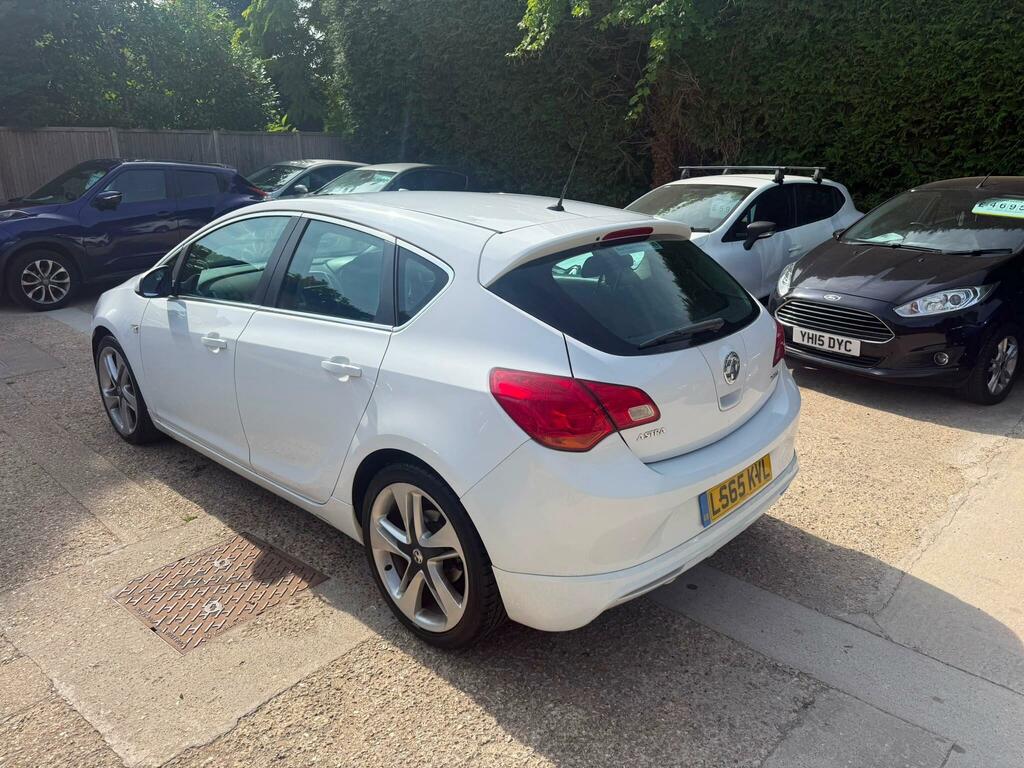 Vauxhall Astra Limited Edition White #4