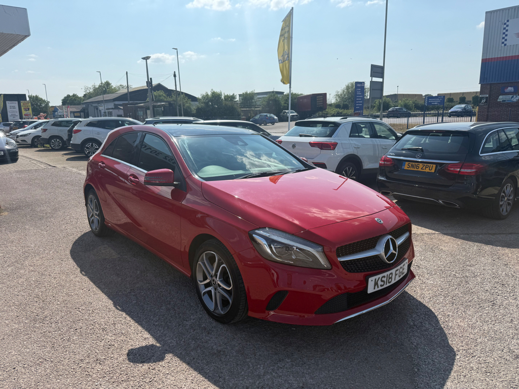 Mercedes-Benz 200 Hatchback Silver #1