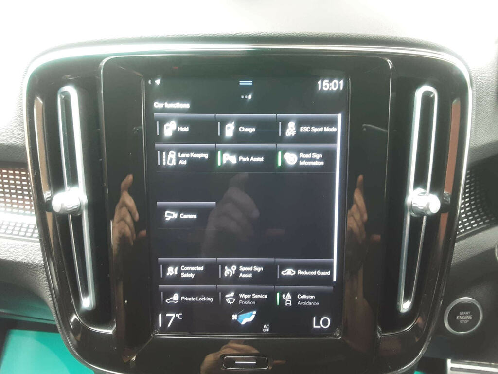 Volvo XC40 Inscription Pro B4 Mild Hybrid Panoramic Sunroof White #23