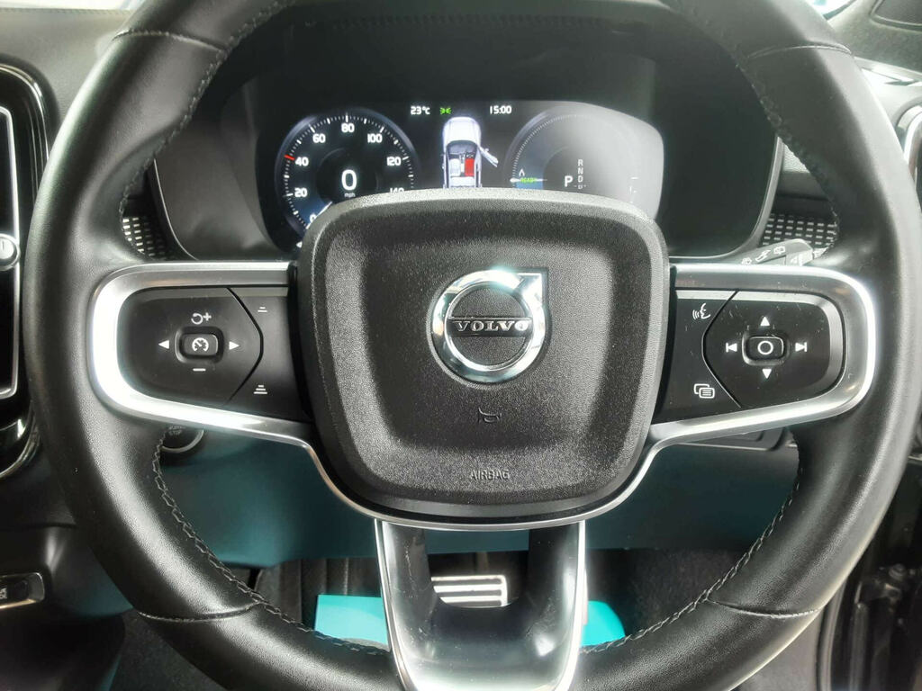 Volvo XC40 Inscription Pro B4 Mild Hybrid Panoramic Sunroof White #21