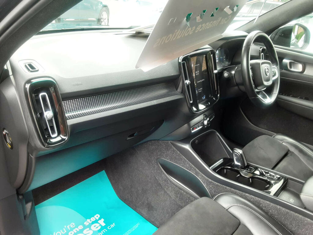 Volvo XC40 Inscription Pro B4 Mild Hybrid Panoramic Sunroof White #16