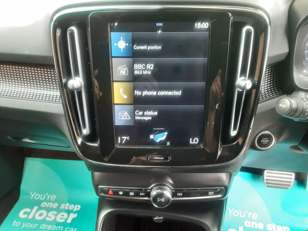 Volvo XC40 Inscription Pro B4 Mild Hybrid Panoramic Sunroof White #22