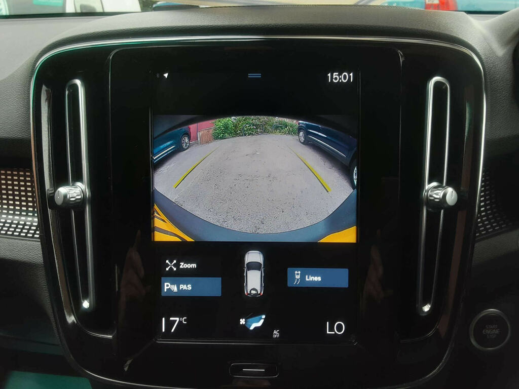 Volvo XC40 Inscription Pro B4 Mild Hybrid Panoramic Sunroof White #25