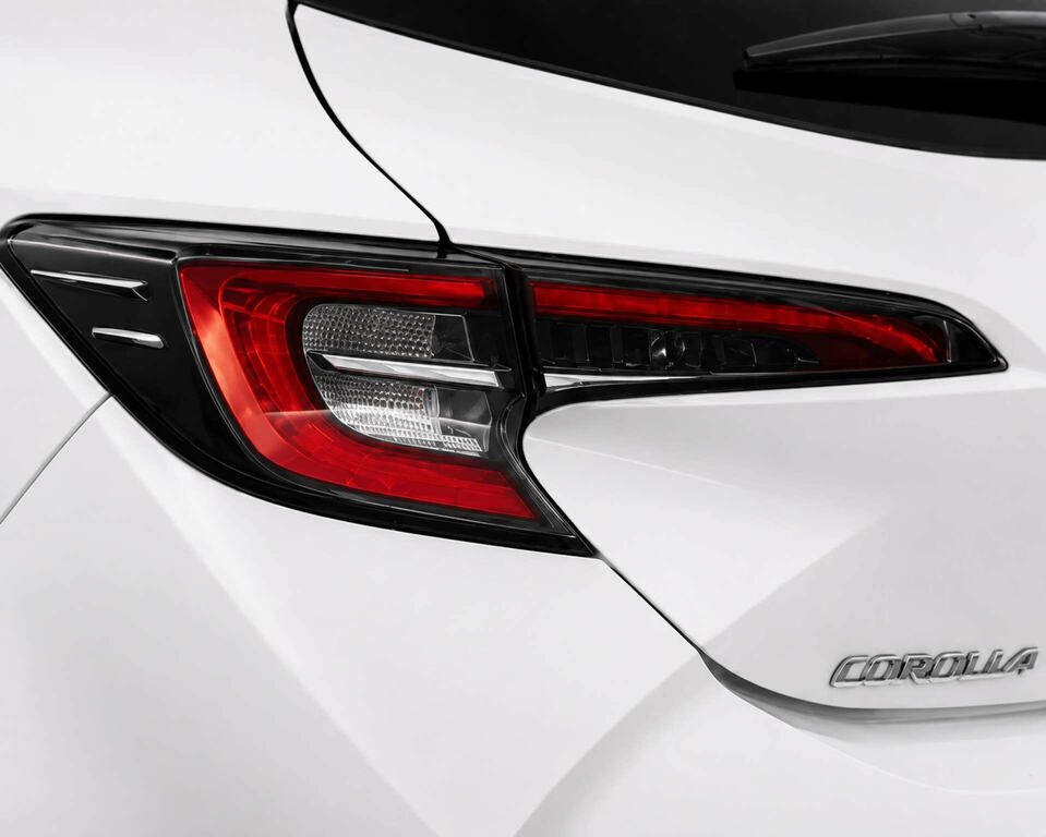 Toyota Corolla Excel #12