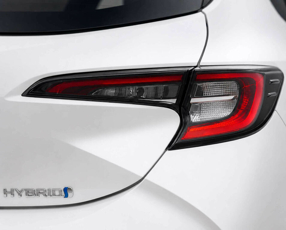 Toyota Corolla Excel #10