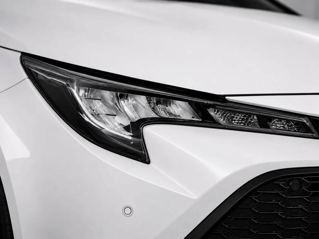 Toyota Corolla Excel #16