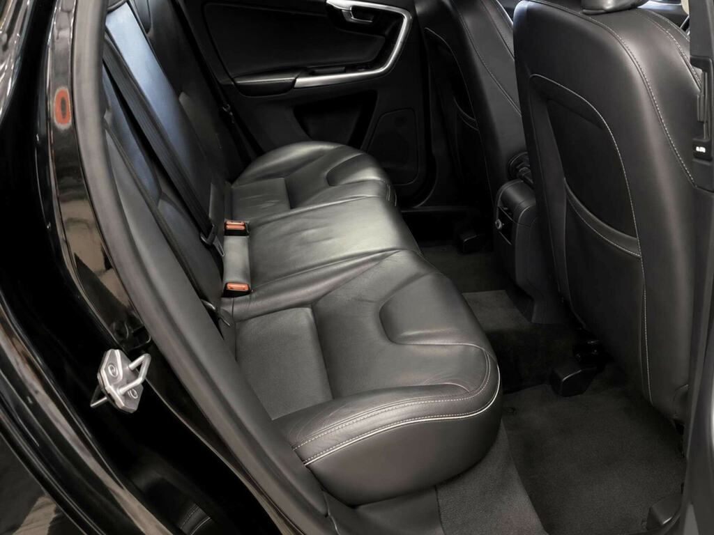 Volvo XC60 D4 Awd R-design Winter Pack Tinted Wi Silver #18