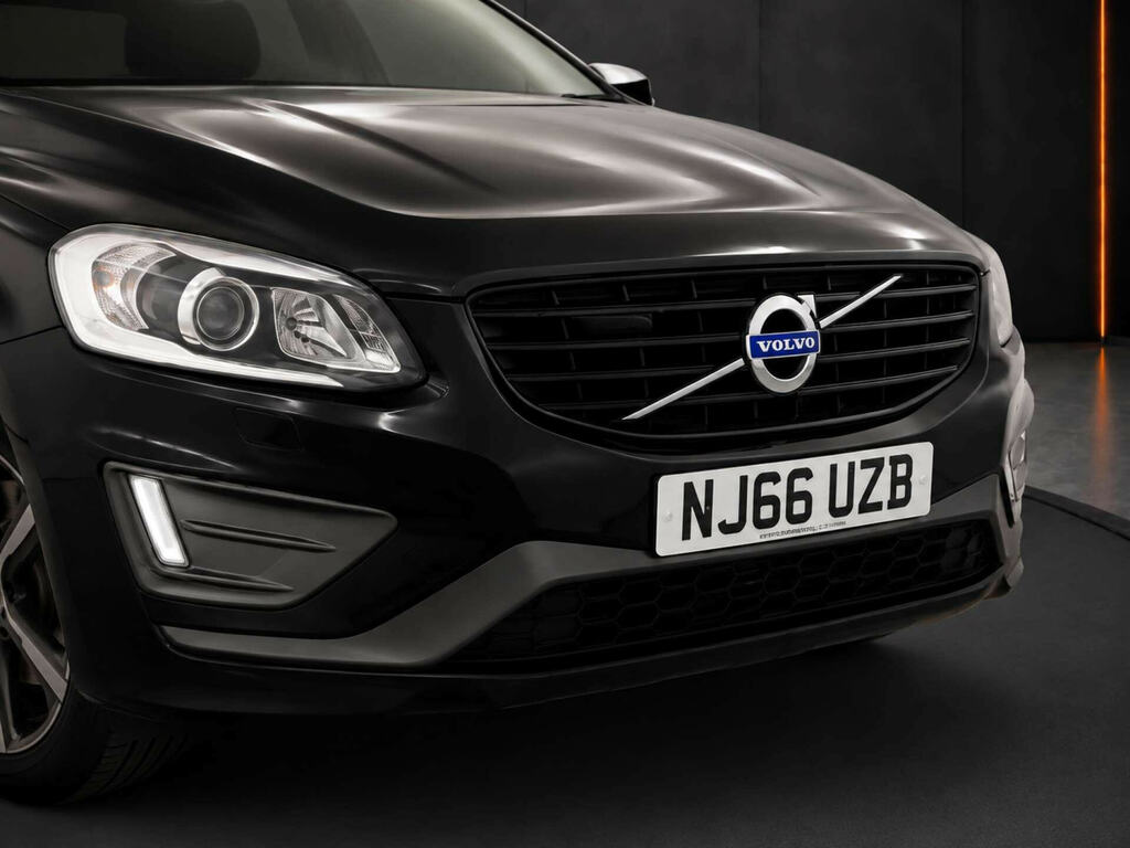 Volvo XC60 D4 Awd R-design Winter Pack Tinted Wi Silver #9