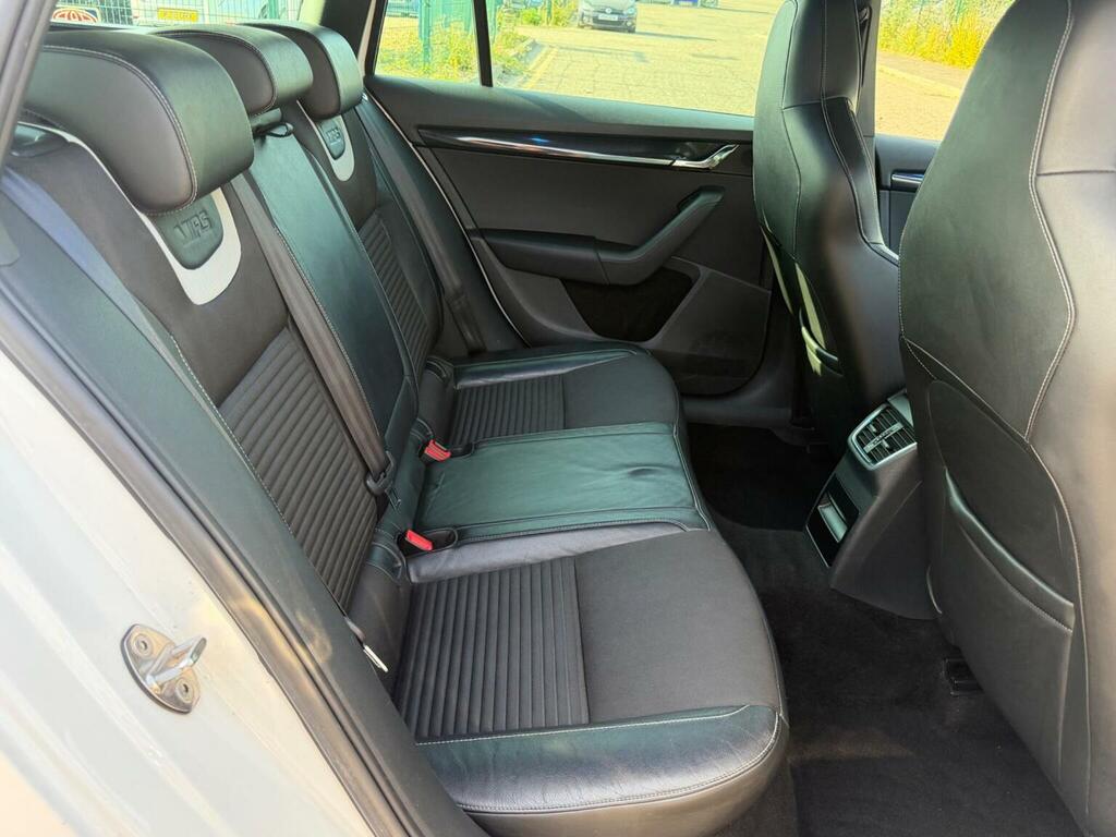 Skoda Octavia Hatchback 1.6 Tdi Elegance 201313 Silver #11