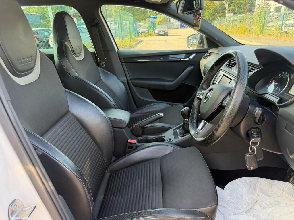 Skoda Octavia Hatchback 1.6 Tdi Elegance 201313 Silver #10