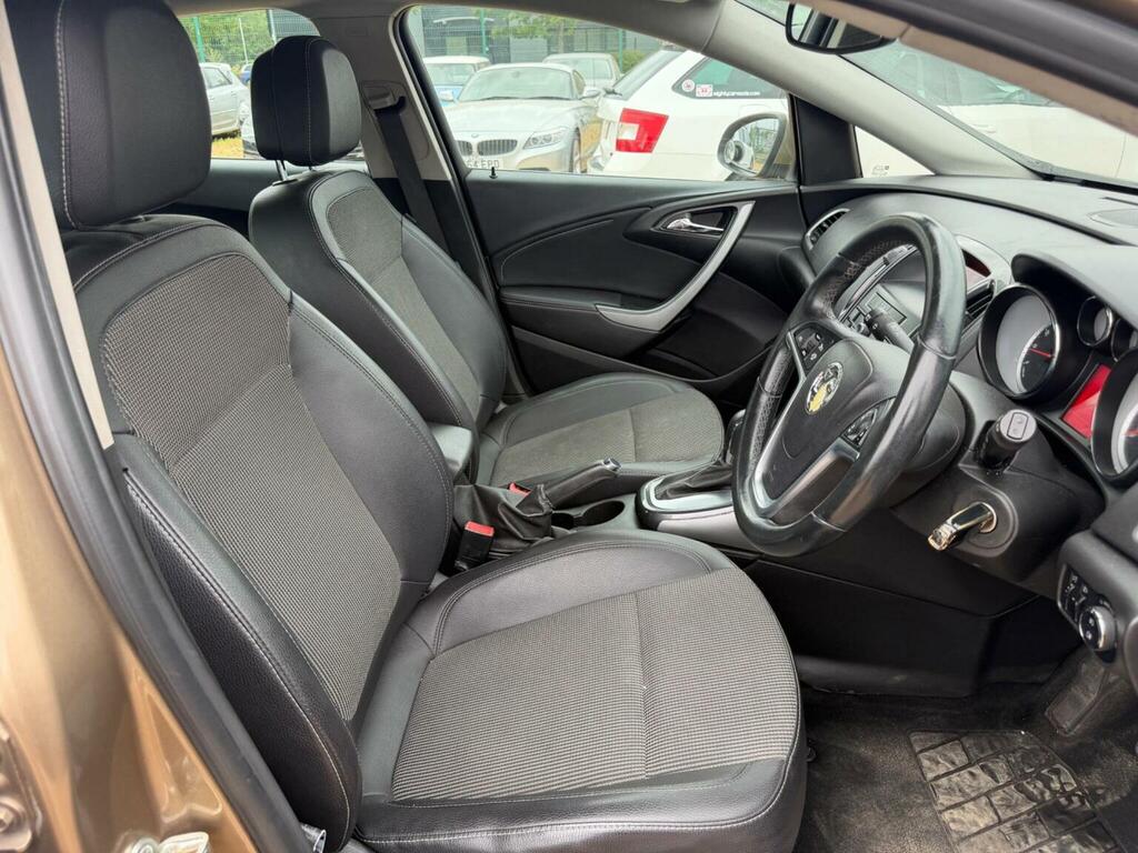 Vauxhall Astra Hatchback 1.6 16V Se Euro 5 201313 Brown #6
