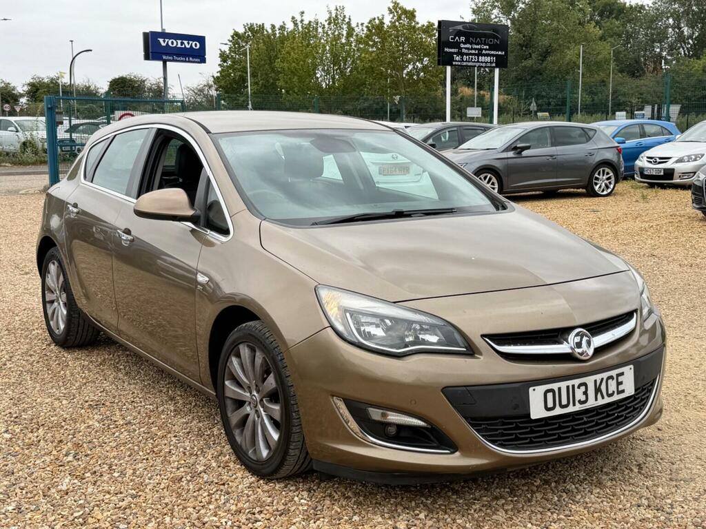 Vauxhall Astra Hatchback 1.6 16V Se Euro 5 201313 Brown