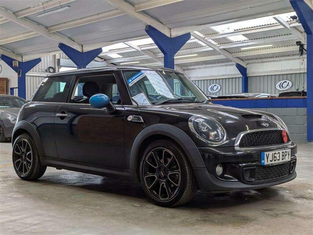 Mini Hatch 1.6 Cooper Suv Euro 5 S S 122 Black #1