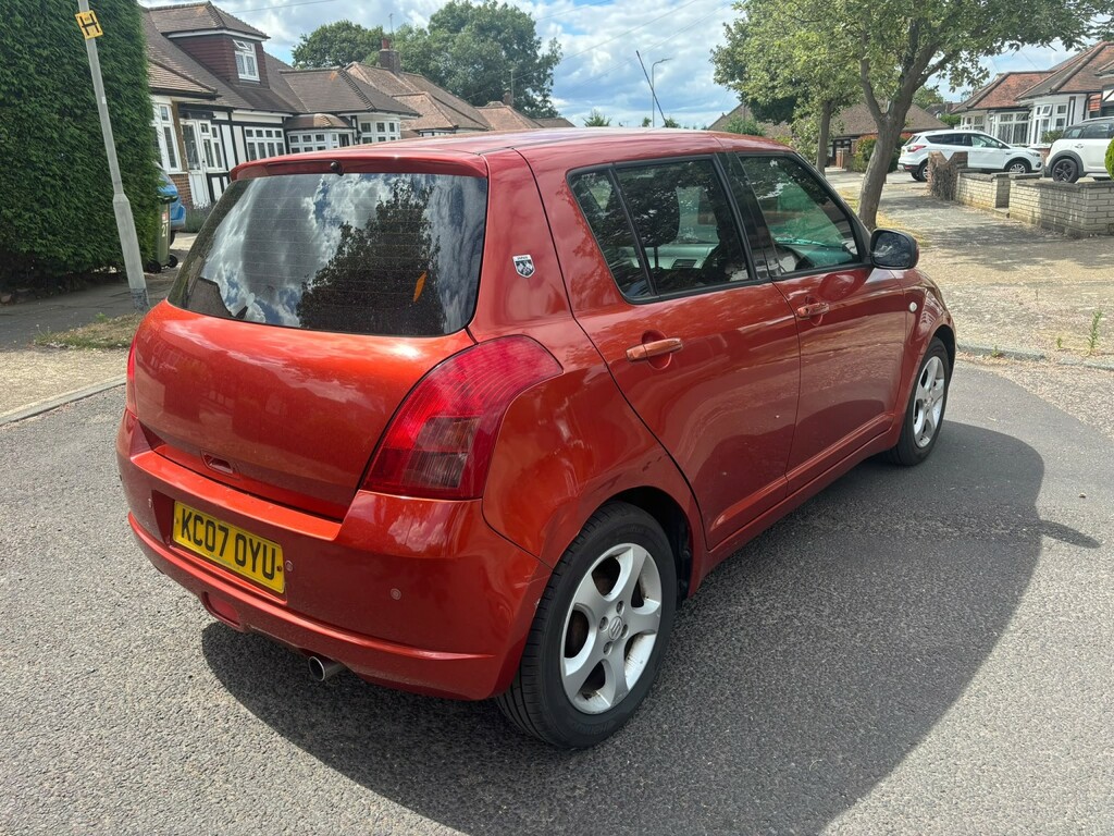 Suzuki Swift 1.5 Glx Hatchback 159 Gkm, 101 Grey #4