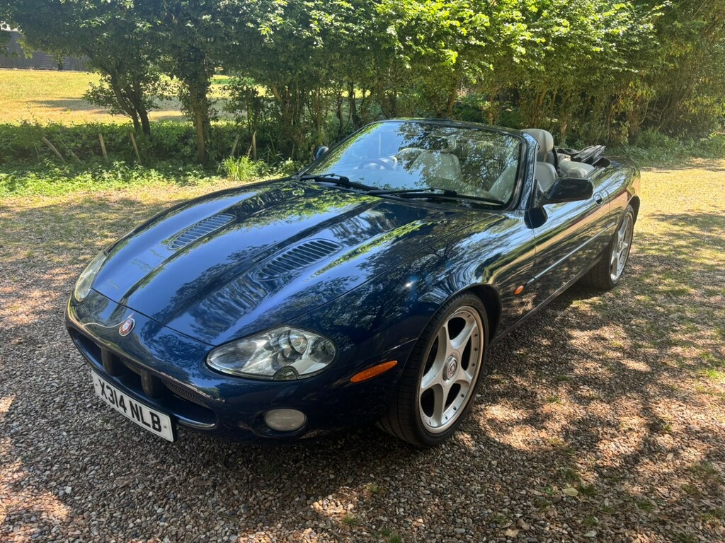 Jaguar XKR Convertible Blue